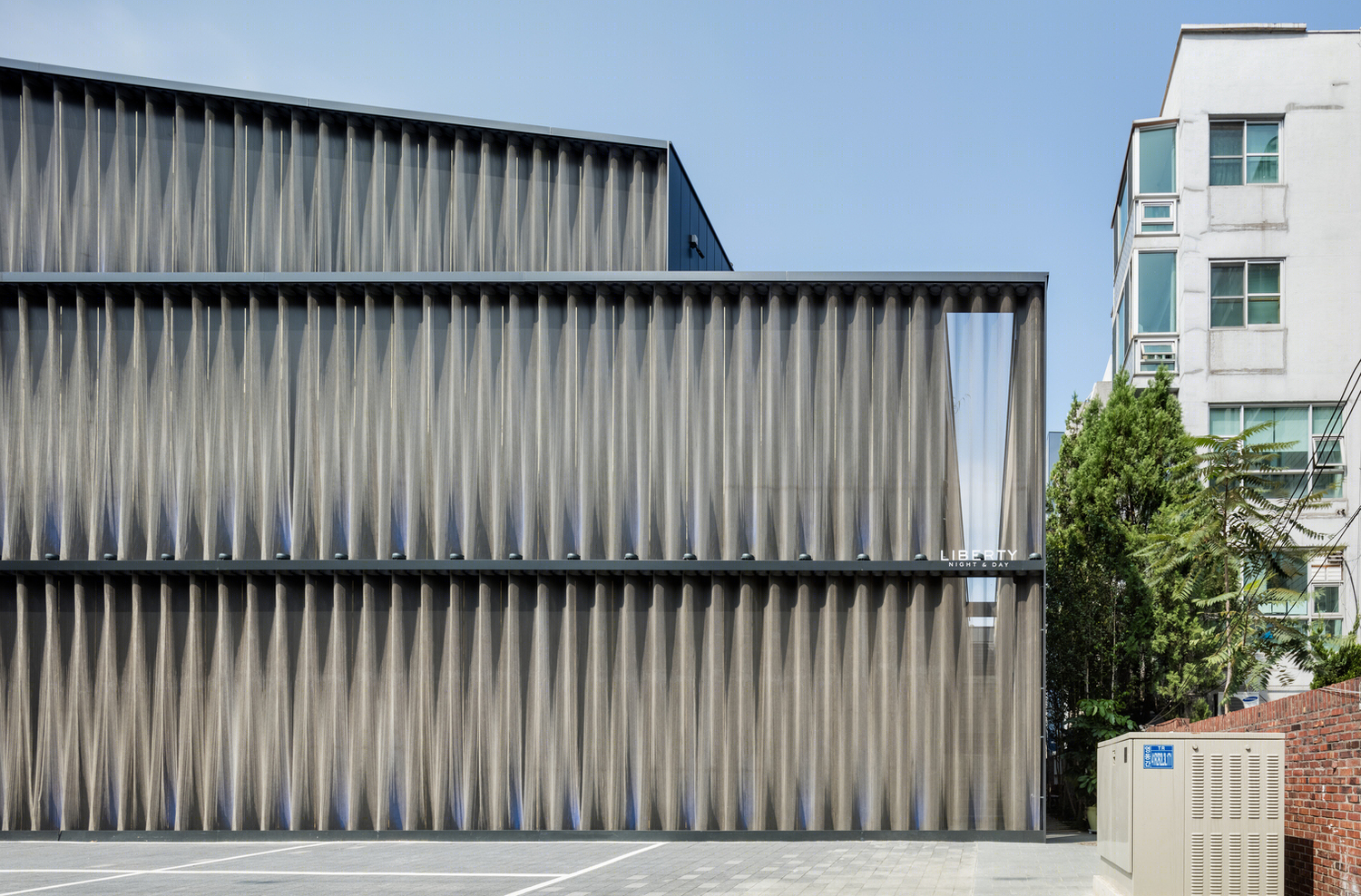 首尔江南区 Dosandae·ro 大街商业建筑改造-15