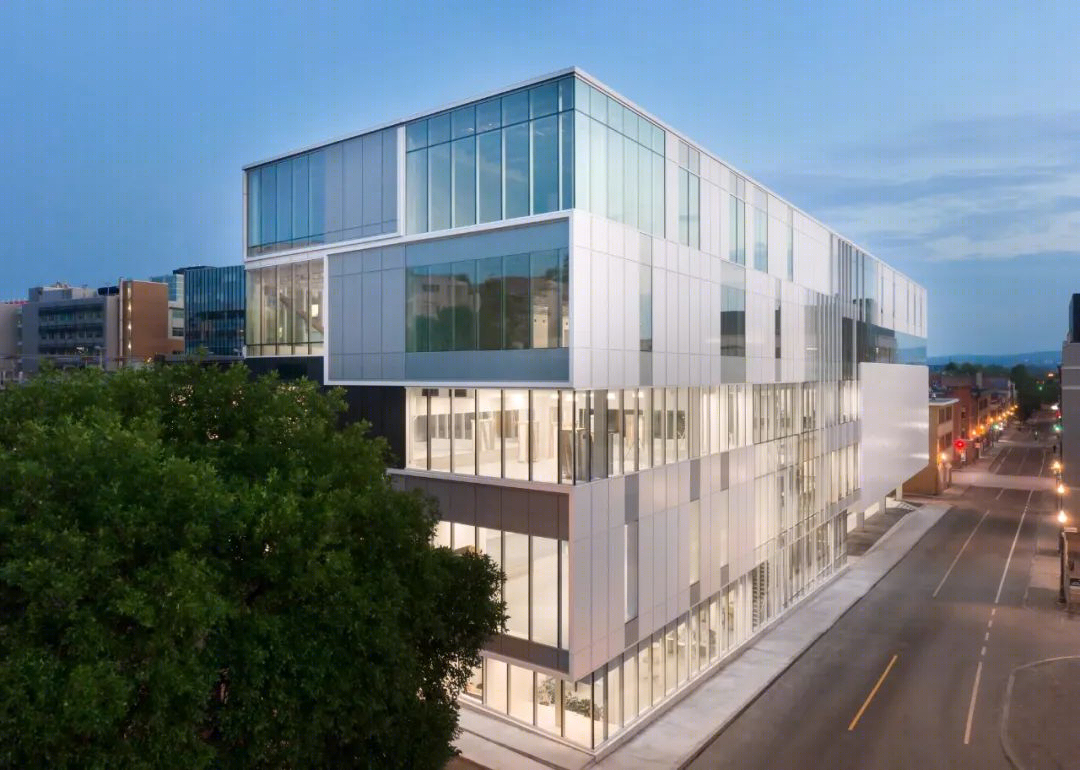 极简现代社区中心丨加拿大丨STGM Architects + CCM2 Architects-6