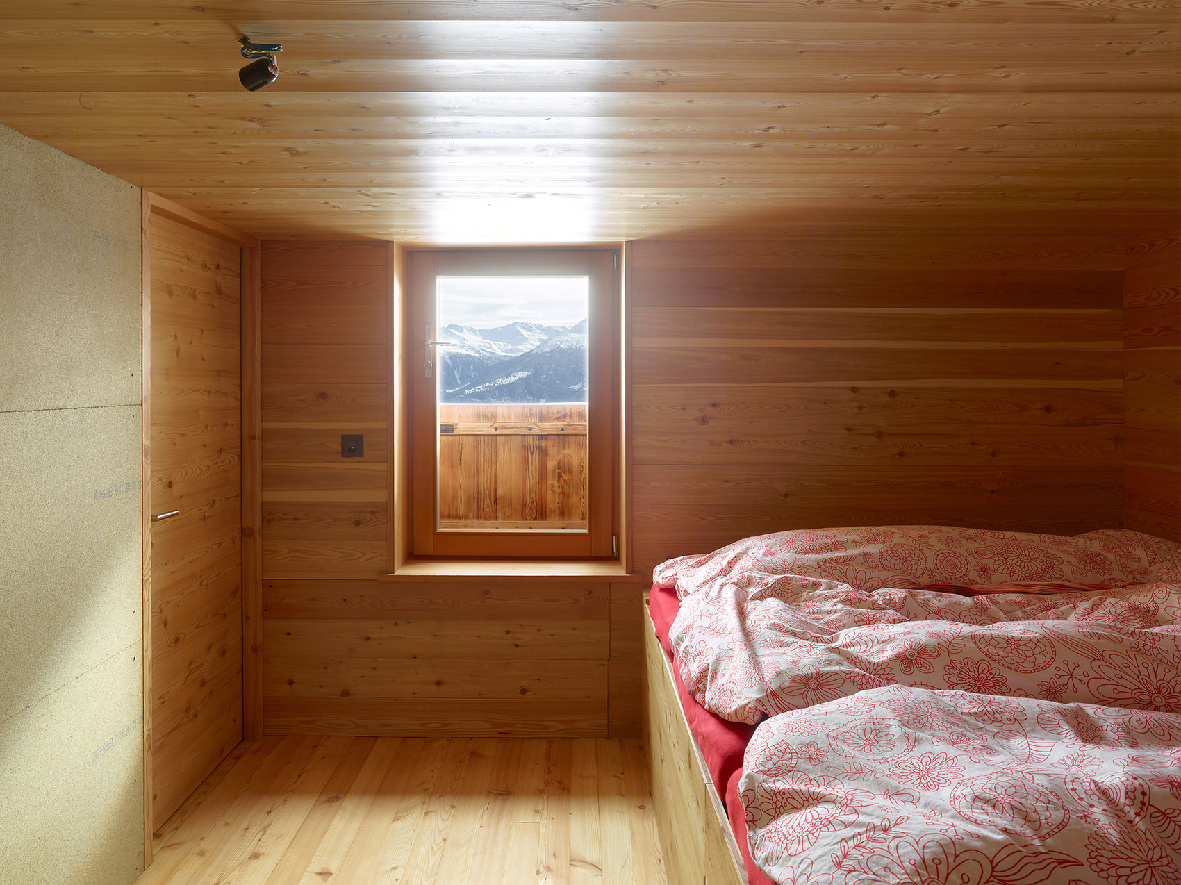 瑞士高山滑雪胜地 Gaudin 小屋改造,原汁原味呈现自然美-18