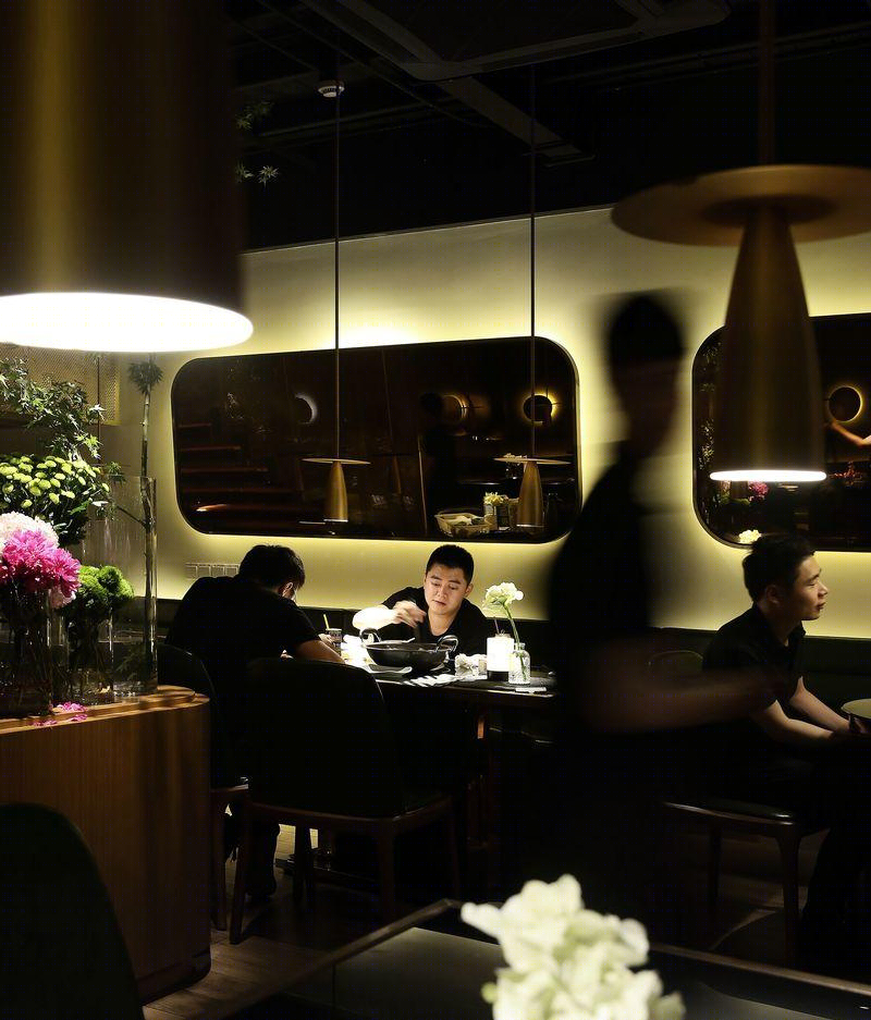 "你看起来很好吃"餐厅 | 融入自然的筷子装置与夜宵氛围-61