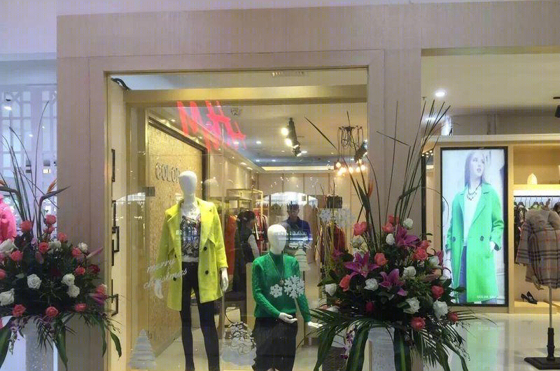 汕尾彩色时代服装专卖店设计-7