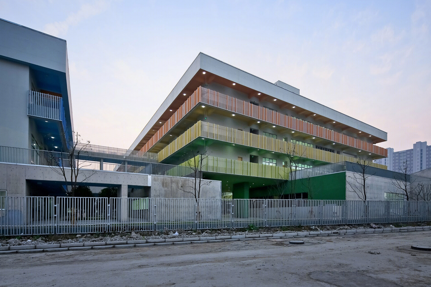 上海崧淀路初中学校-0