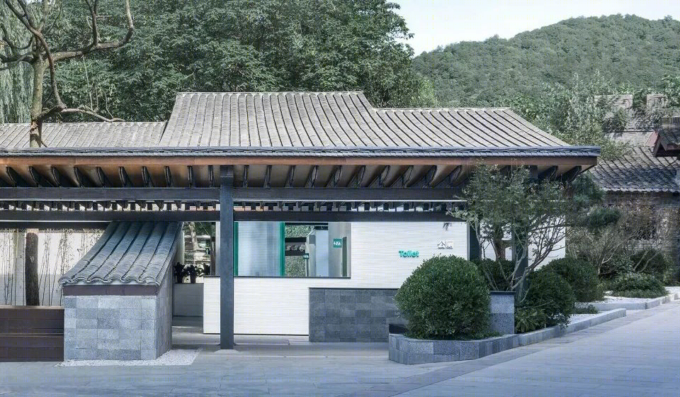 杭州宋城景区“大屋顶”公厕 | 传统与现代的完美融合-0