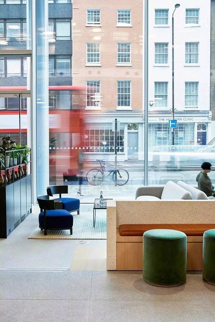 伦敦200 Grays Inn Road办公楼接待大厅改造设计-23
