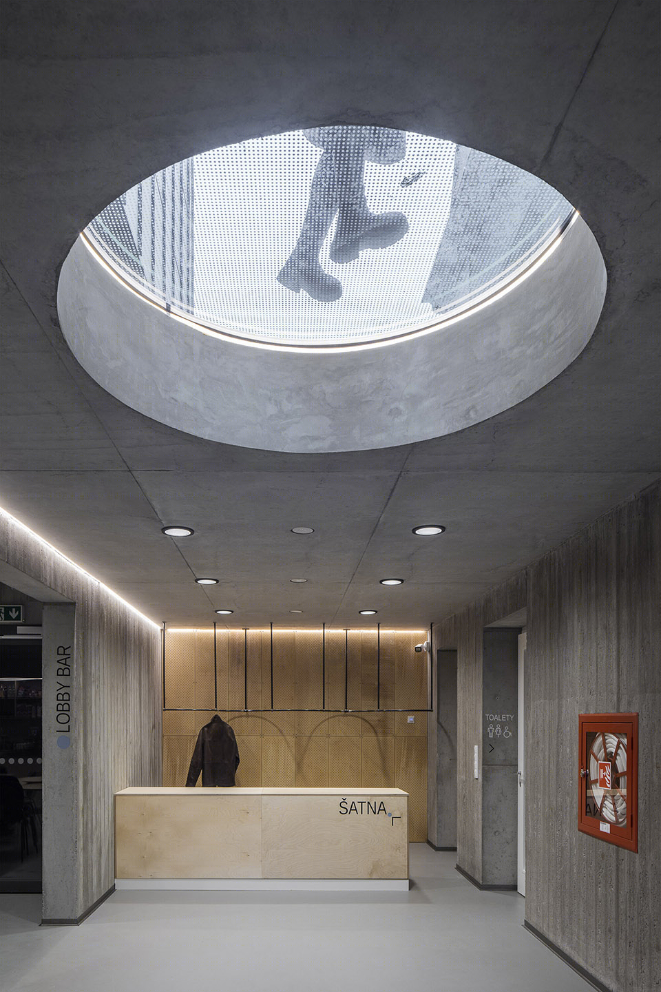 捷克城镇图书馆设计丨atakarchitekti-23