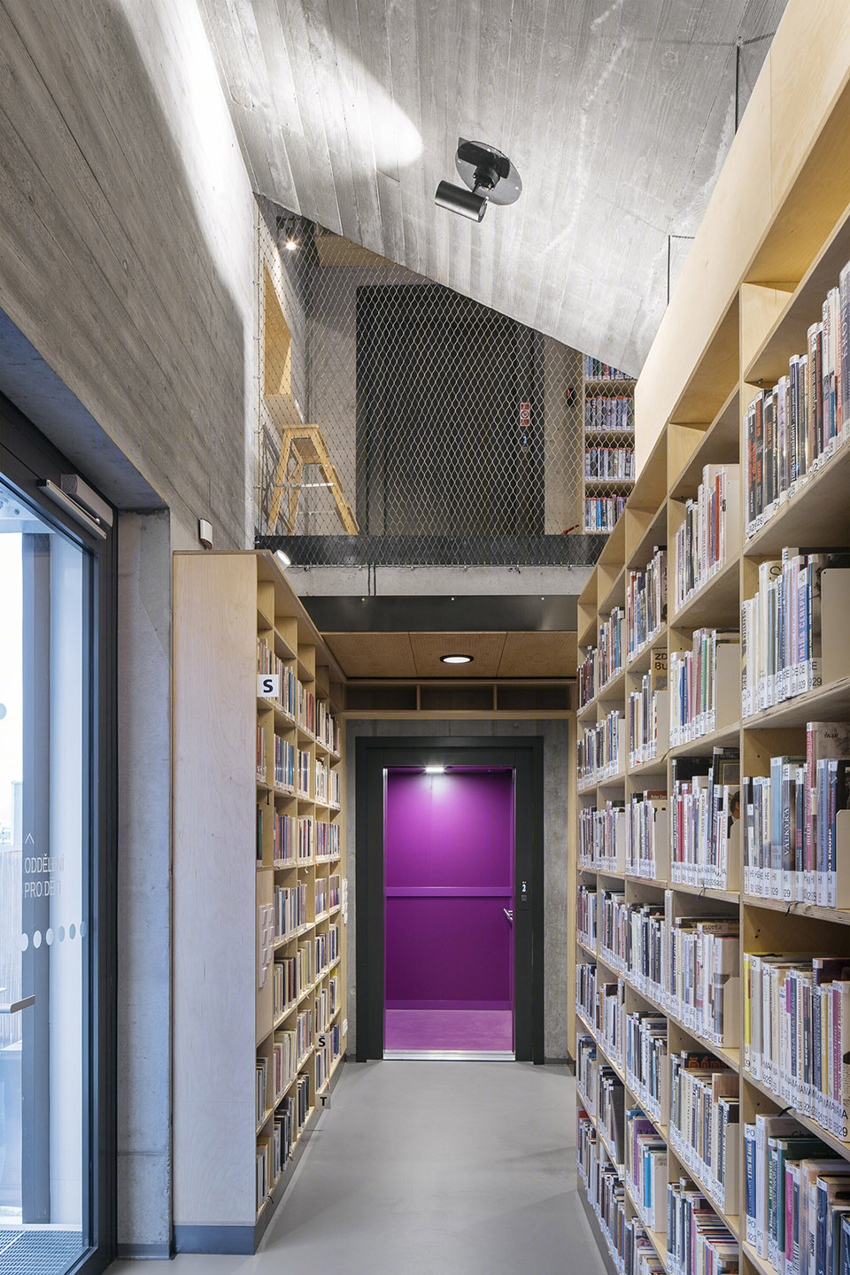 捷克城镇图书馆设计丨atakarchitekti-27