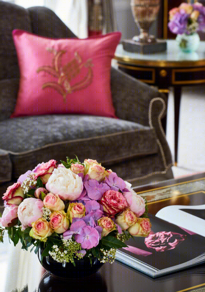 《艾米丽在巴黎》中的奢华酒店 Hotel Plaza Athénée-70