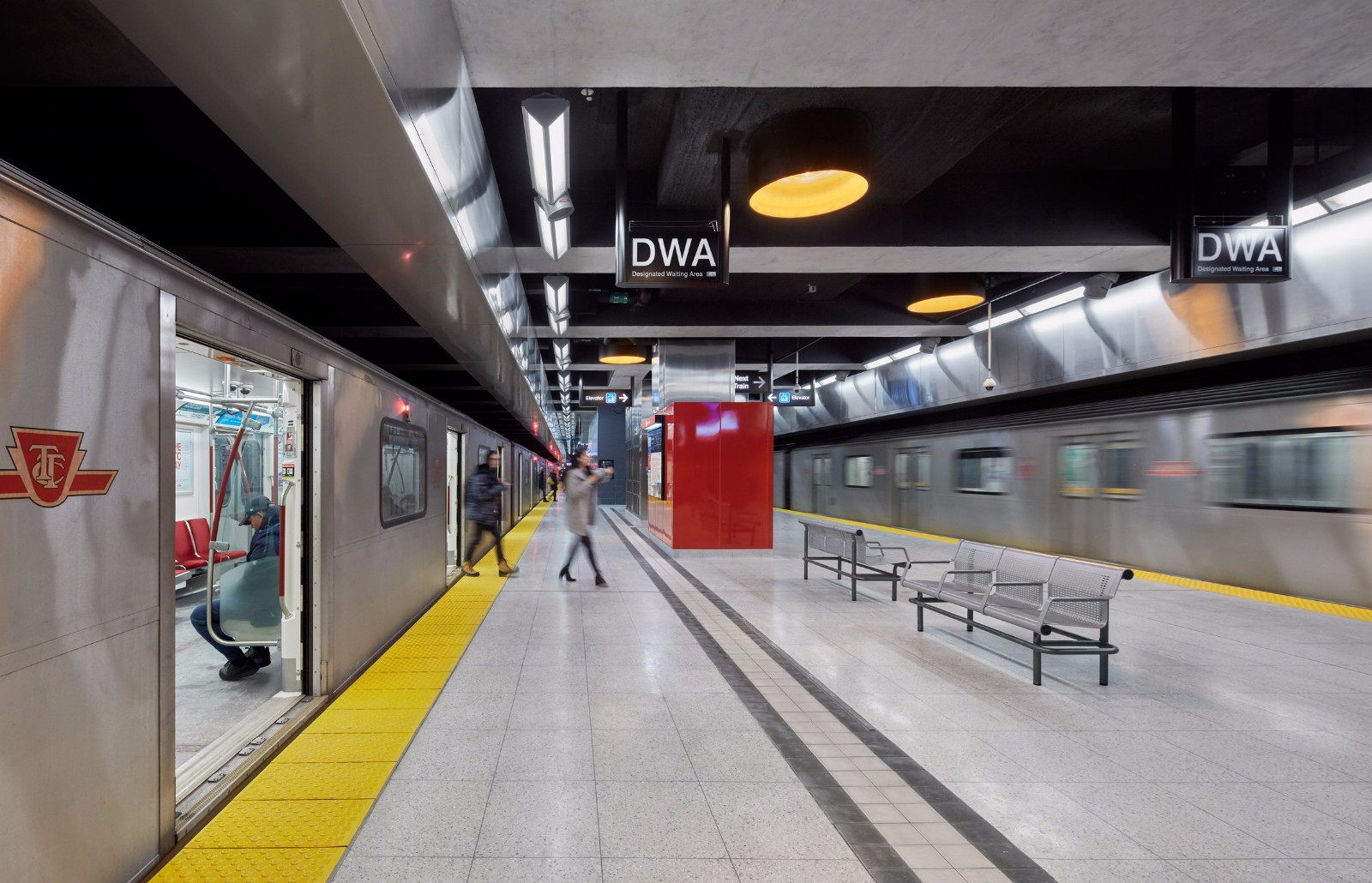 多伦多弧形镜面天花板地铁站——现代室内设计的新典范-13