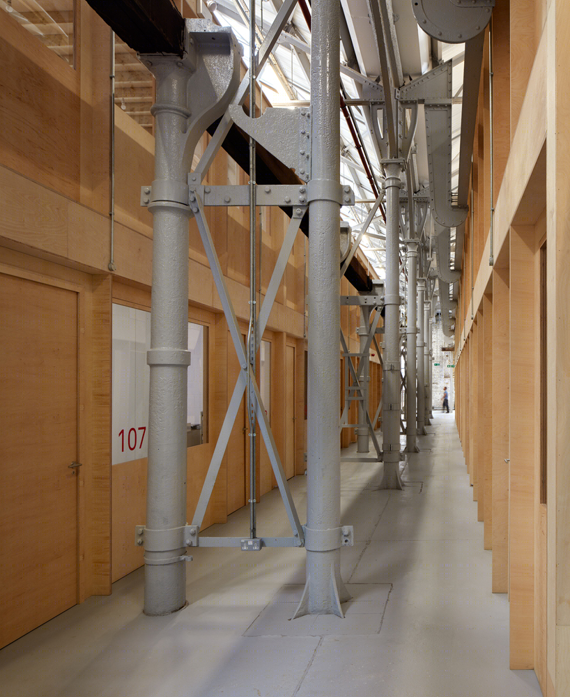 英国Forge办公室和展览建筑-21