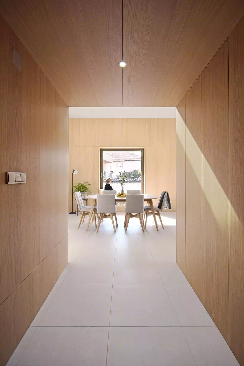 萨拉热窝半屋住宅 | 趣味木墙空间融入街区生活-24
