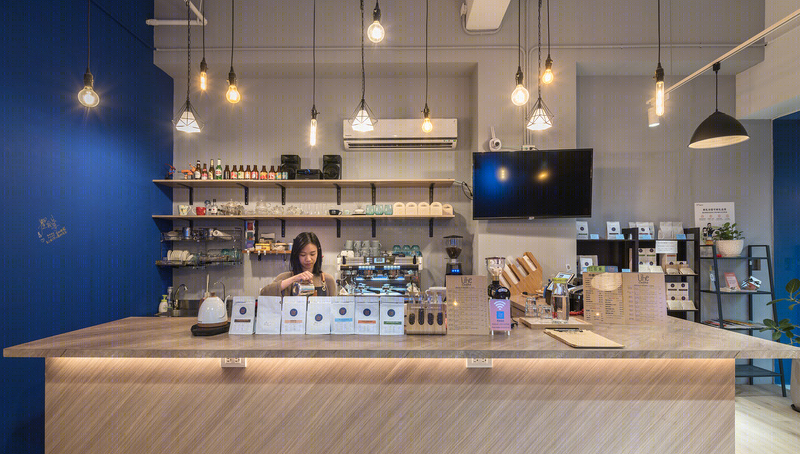 蔡岳儒打造 LIHE 咖啡店,英伦风混搭工业风-7