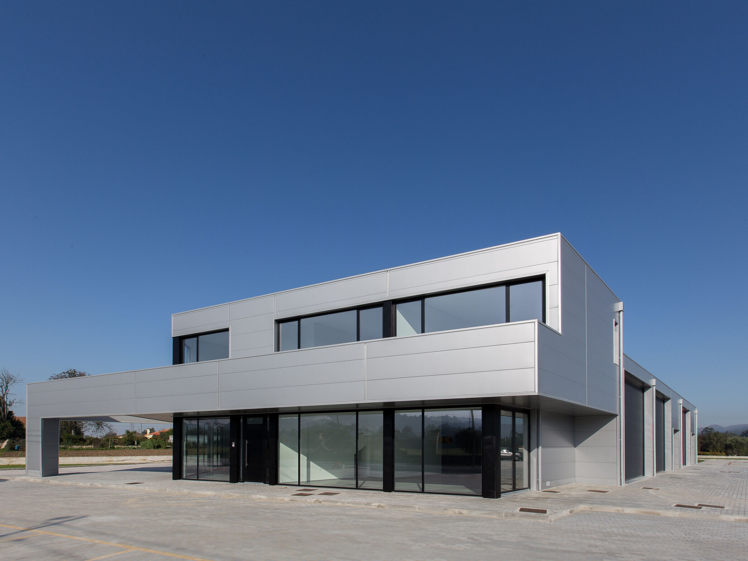 Valdemar Coutinho Arquitectos 打造葡萄牙商业建筑-12