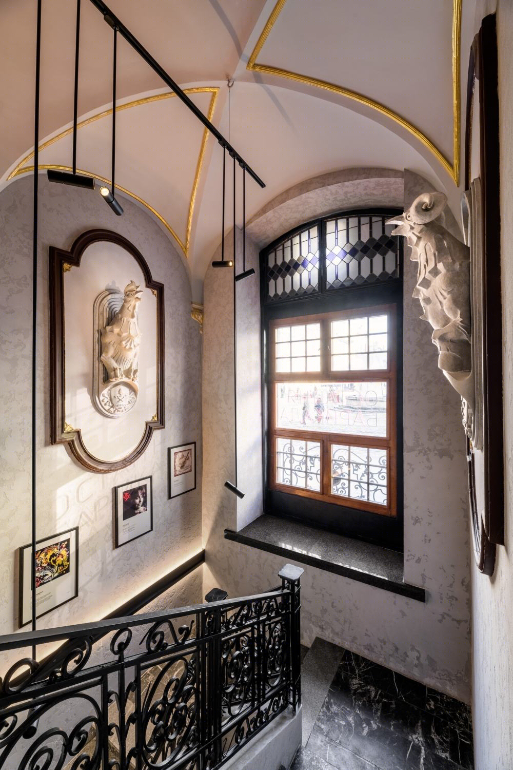 乌克兰 Lviv 美食艺术空间丨loft buro-6