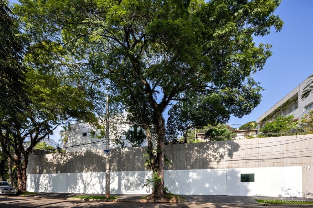 巴西 Casa M 住宅的白色建筑美学-2