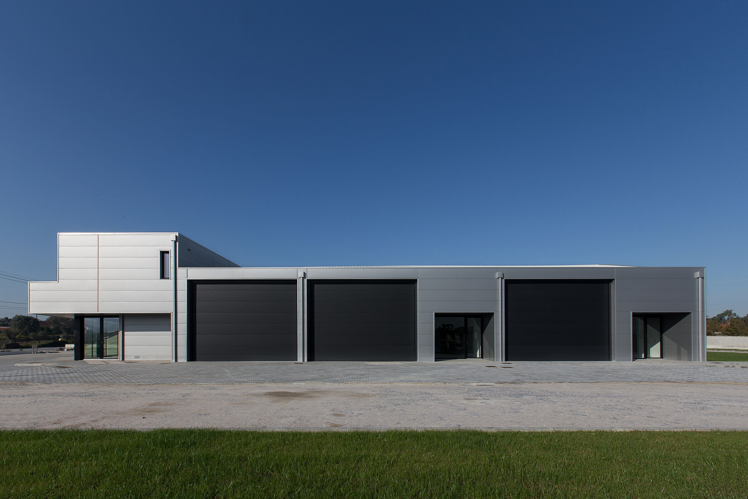 Valdemar Coutinho Arquitectos 打造葡萄牙商业建筑-14