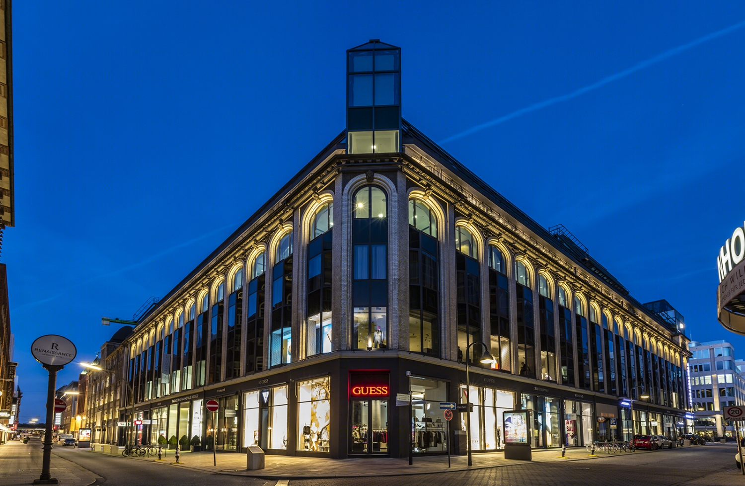 汉堡 Yelp 办公室 | 现代北欧风格与百年建筑的和谐共生-23