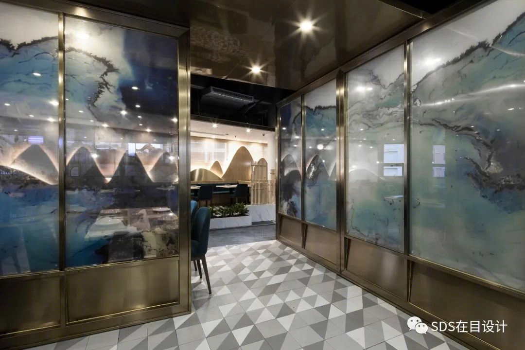 丹霞地貌融入餐厅,呈现简约原生态就餐体验-22