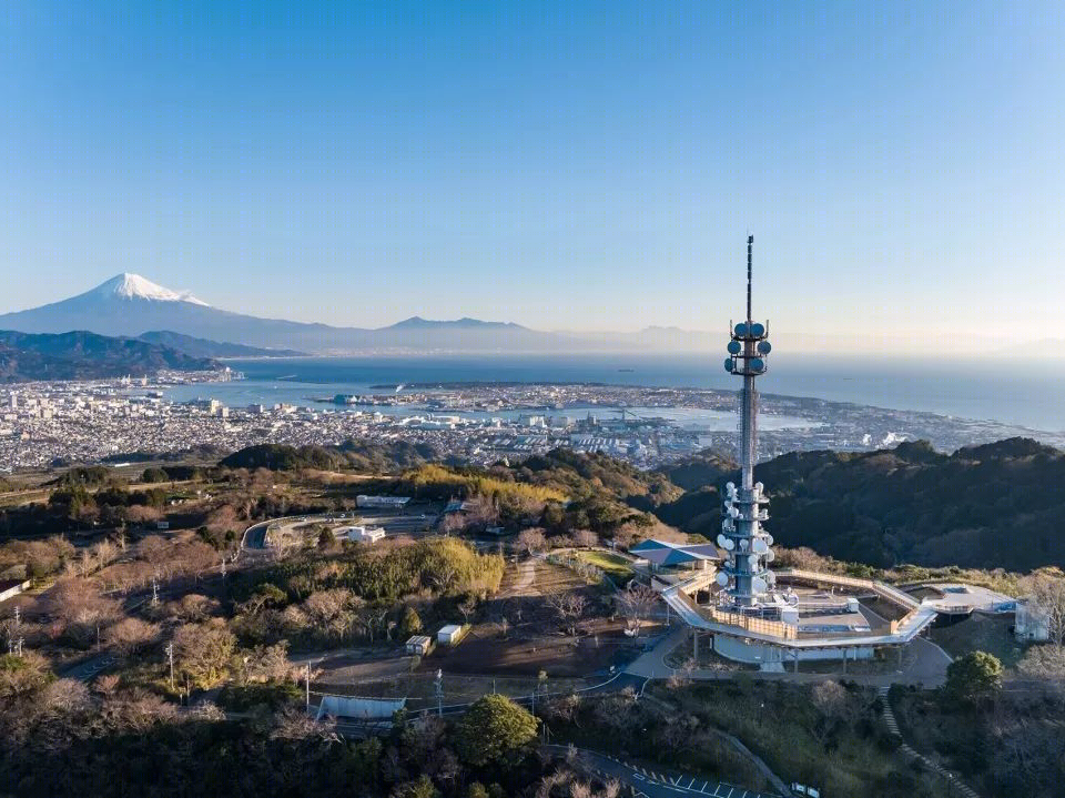 日本静冈空中漫步观景台 | 八角形建筑与富士山美景相融-2
