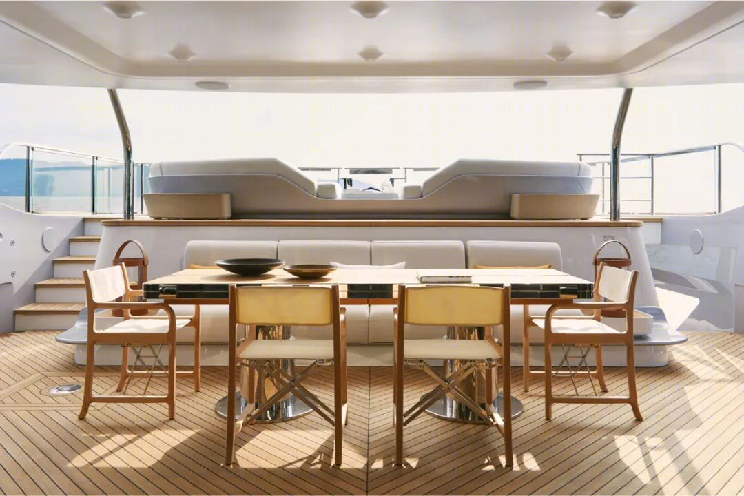 Azimut Grande Trideck · 三甲板超级游艇丨意大利丨Alberto Mancini 游艇设计公司-11