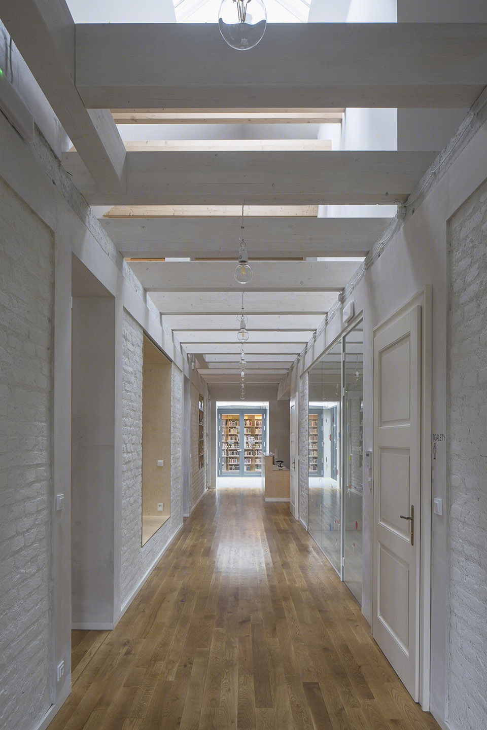 捷克城镇图书馆设计丨atakarchitekti-46