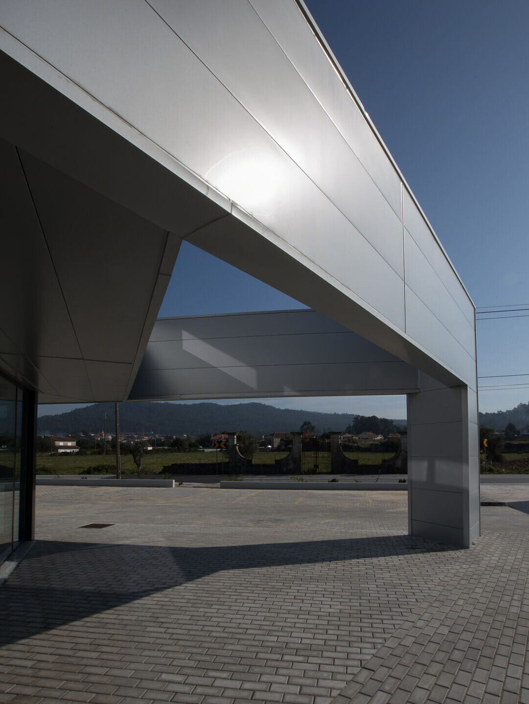 Valdemar Coutinho Arquitectos 打造葡萄牙商业建筑-18