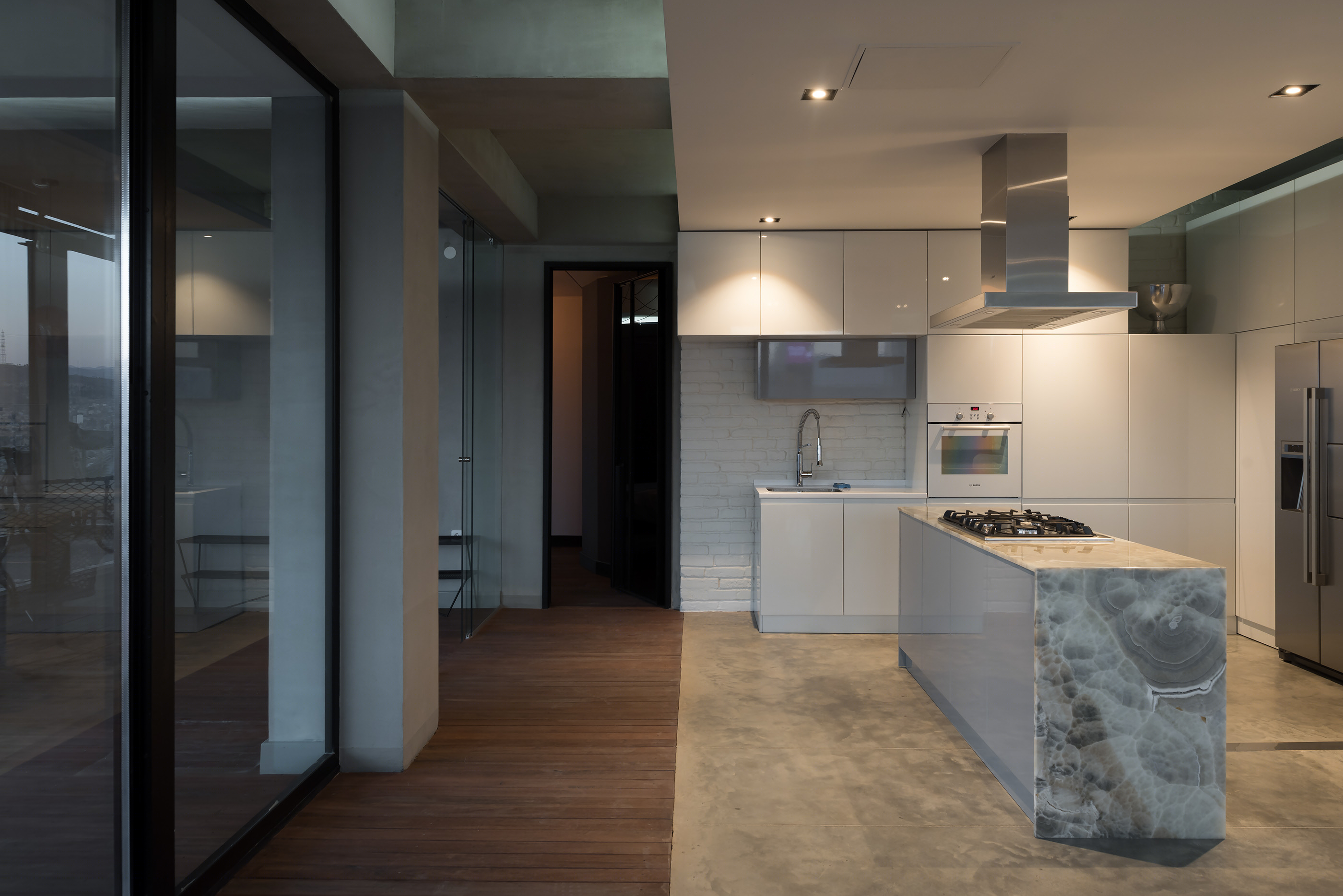 TBILISI PENTHOUSE on Behance_files maxim kashin-15