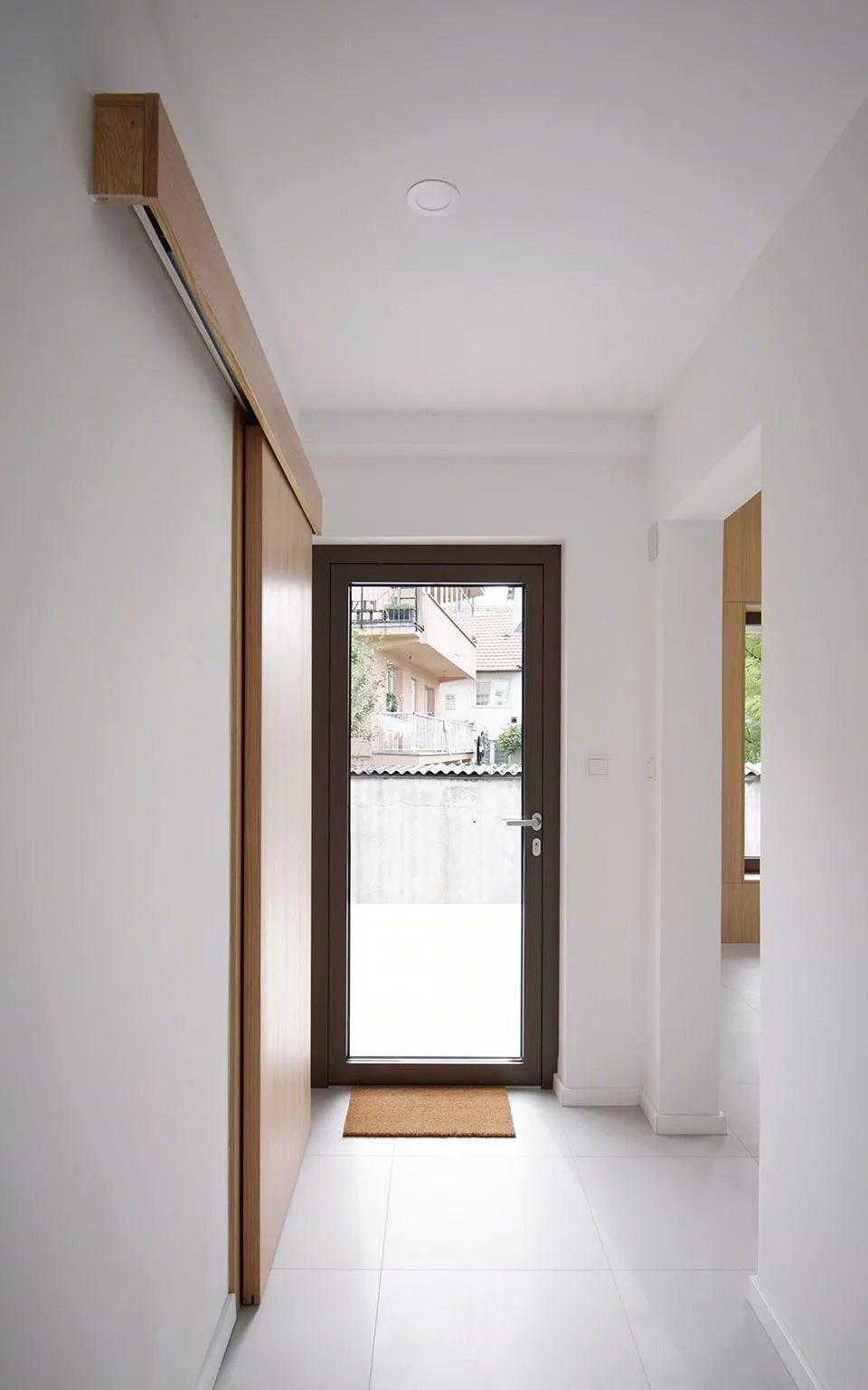 萨拉热窝半屋住宅 | 趣味木墙空间融入街区生活-50