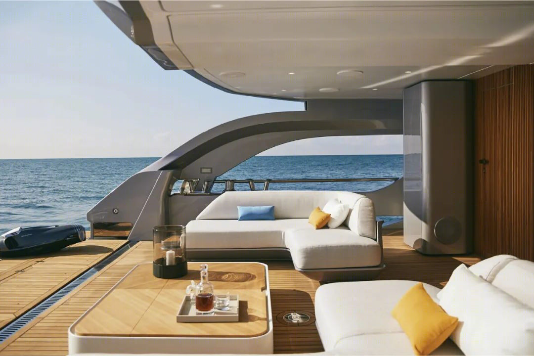 Azimut Grande Trideck · 三甲板超级游艇丨意大利丨Alberto Mancini 游艇设计公司-15
