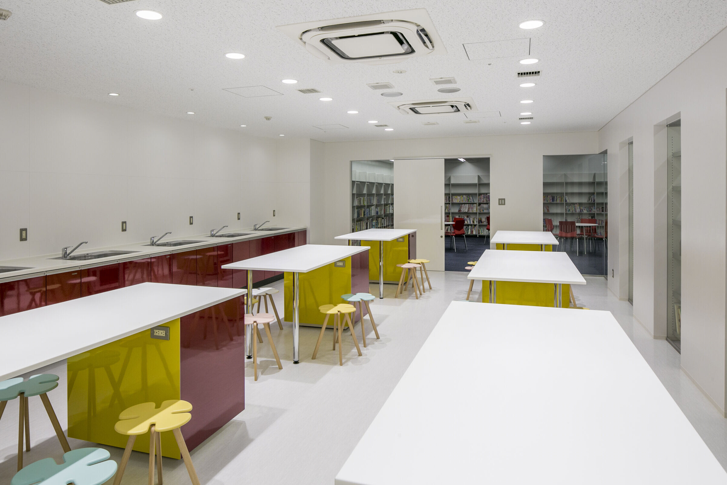 玉野市图书馆与社区学习中心 · 海上之盒丨日本丨MIKAMI Architects-29