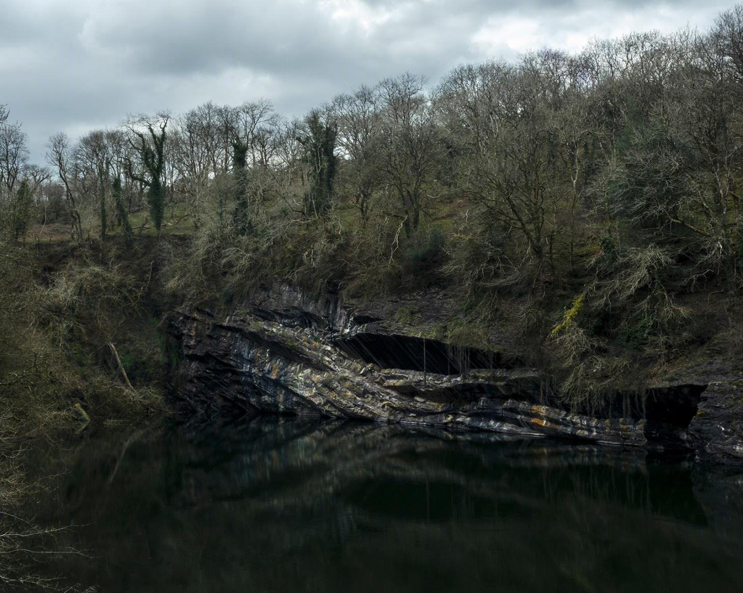 荒凉之美 | 摄影师罗伯特·达奇镜头下的 Dartmoor 末世景象-16