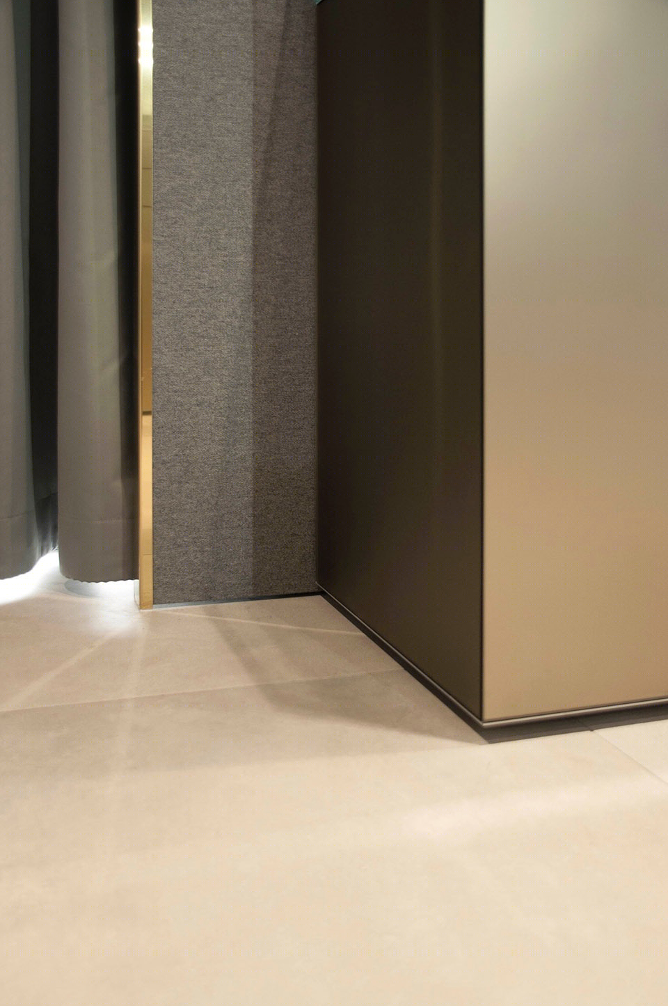 赫尔辛基First Stone Showroom琥珀商店-17
