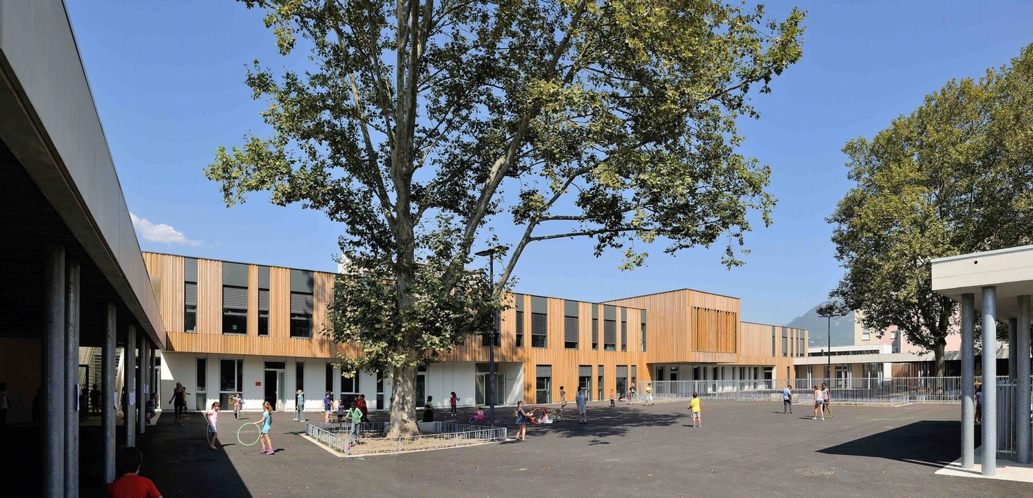 法国 Beauvert 现代校园 | 滑动设计营造绿色活动空间-4