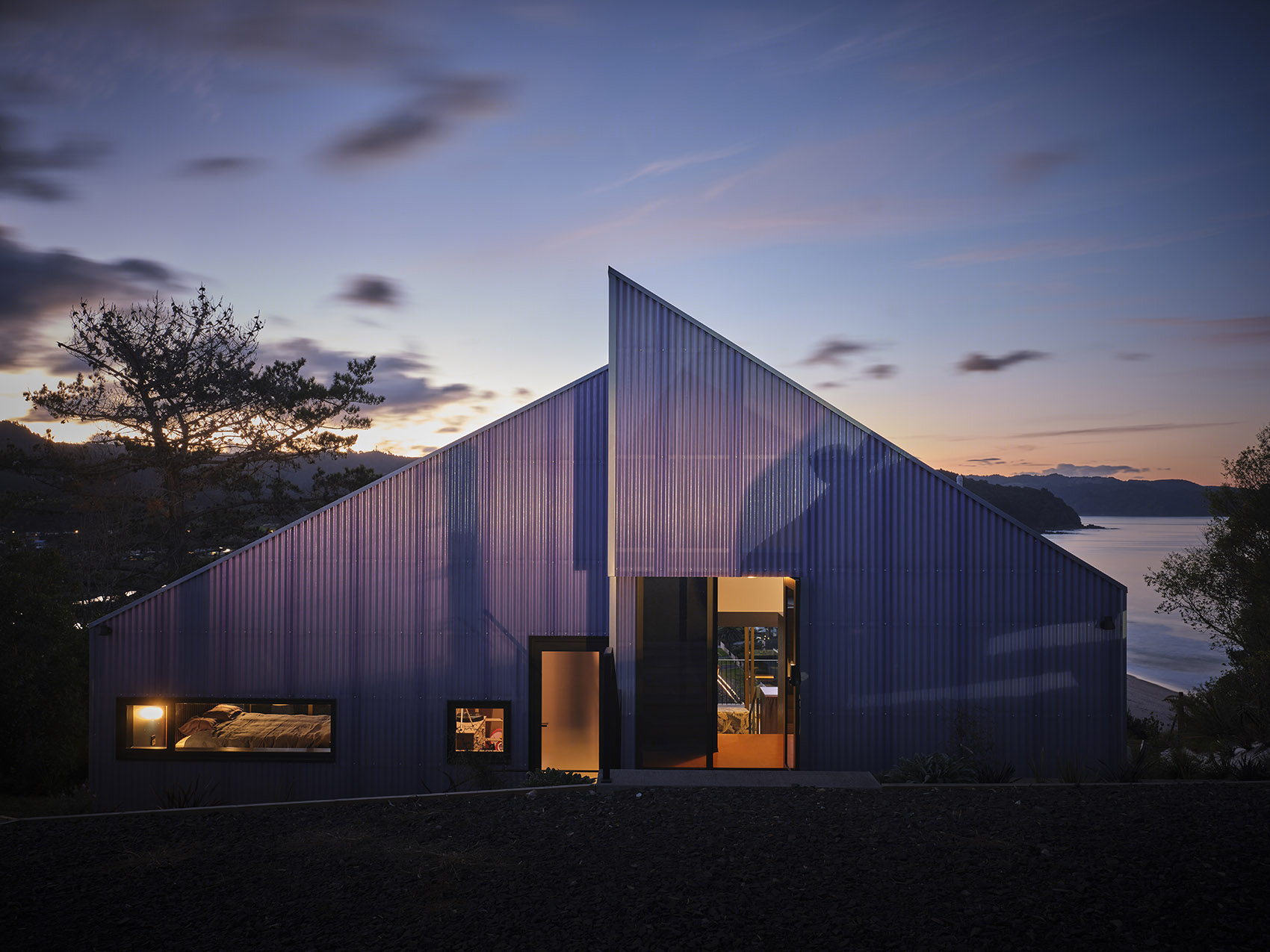 Casper's House · 蓝紫色新西兰度假小屋丨Glamuzina Architects-47