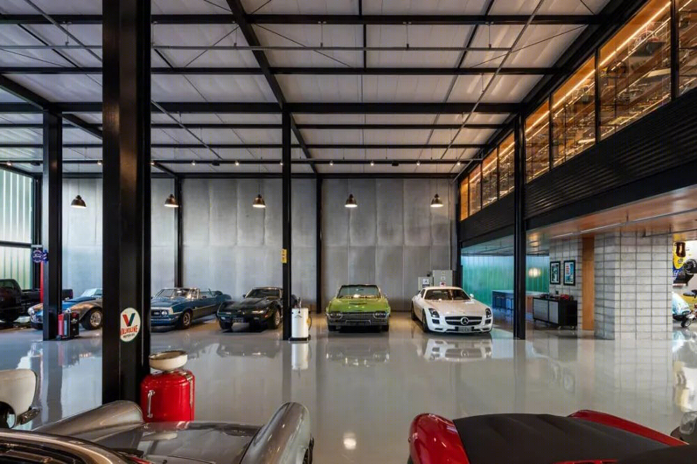 巴西斜坡上的透明玻璃车库别墅丨巴西建筑设计工作室-18