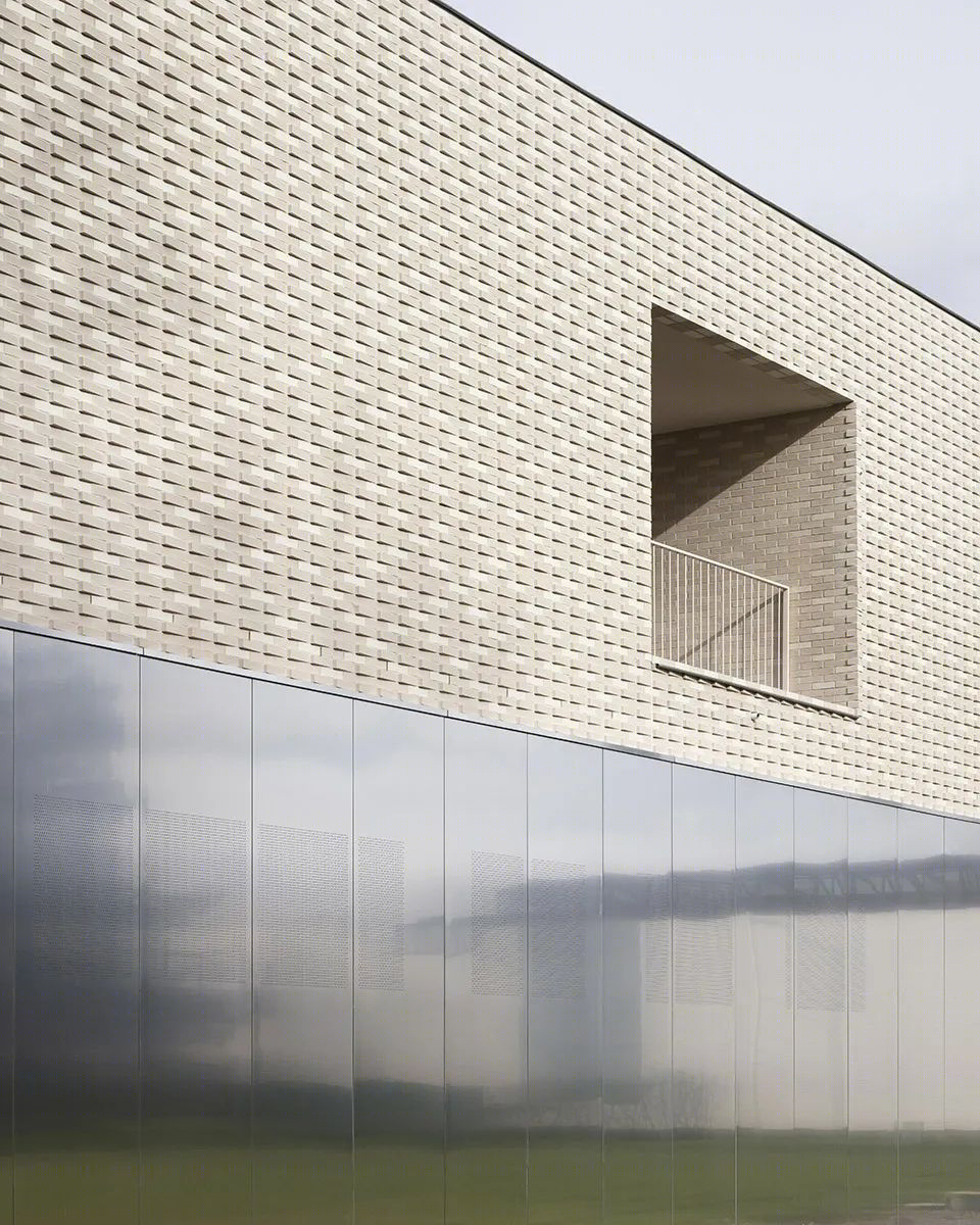 代因泽 Leie 剧院 | 白色石材构建的画卷式公共空间-18