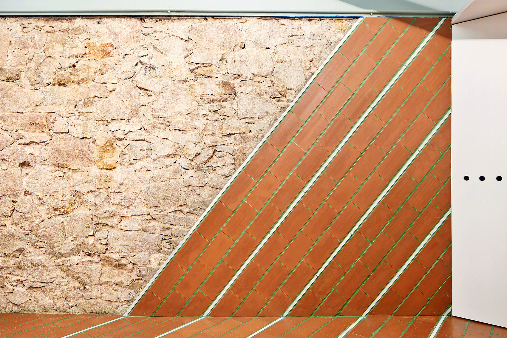 传统加泰罗尼亚餐厅的现代设计-49