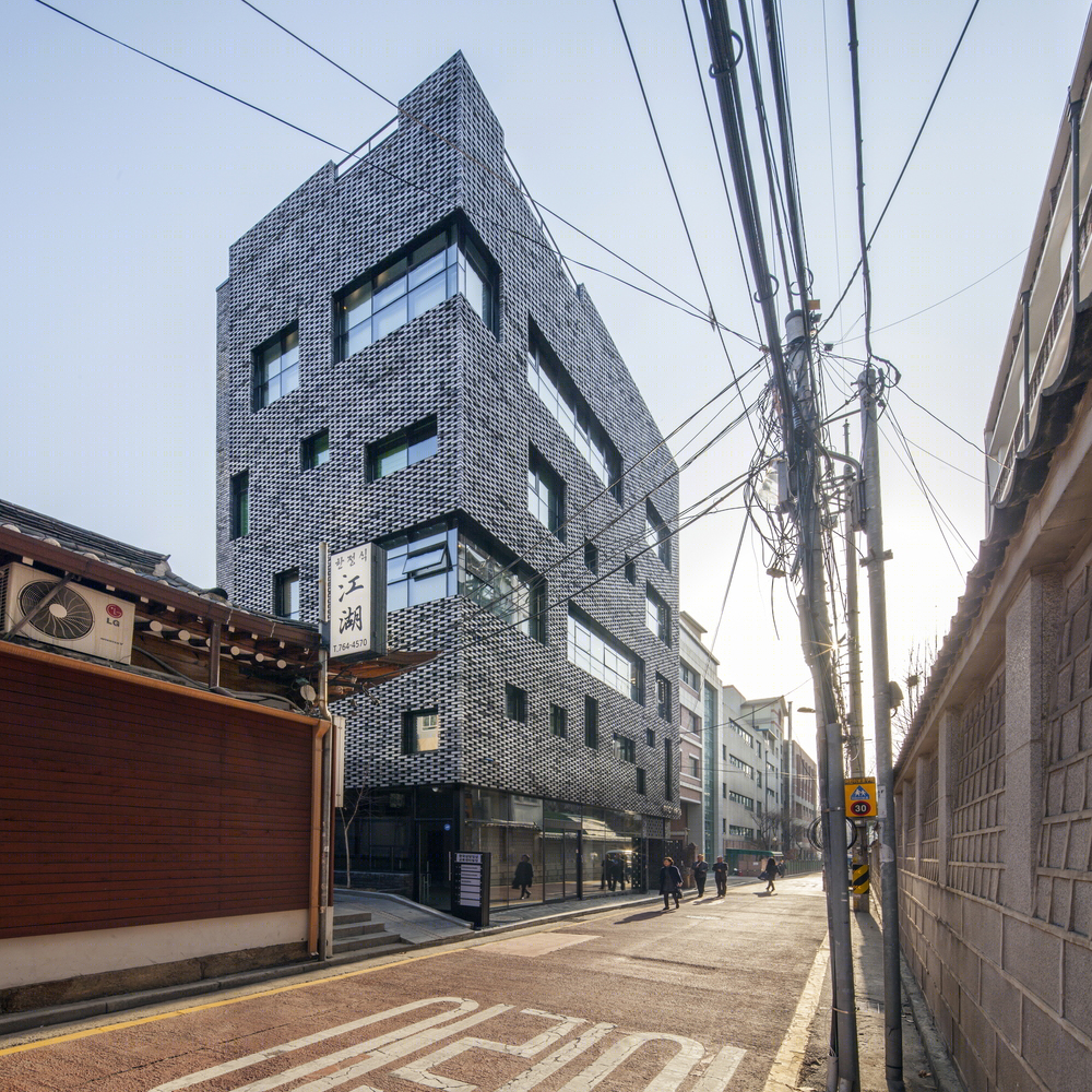 韩国Brick·Mesh混合用途建筑-11
