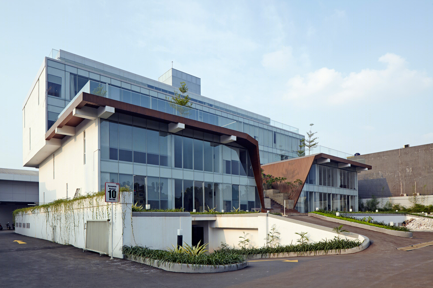 印尼Grha Adhi媒体综合大楼丨Atelier TT-19