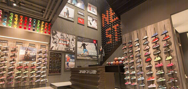 动感十足的一亨 sports 专卖店设计-5