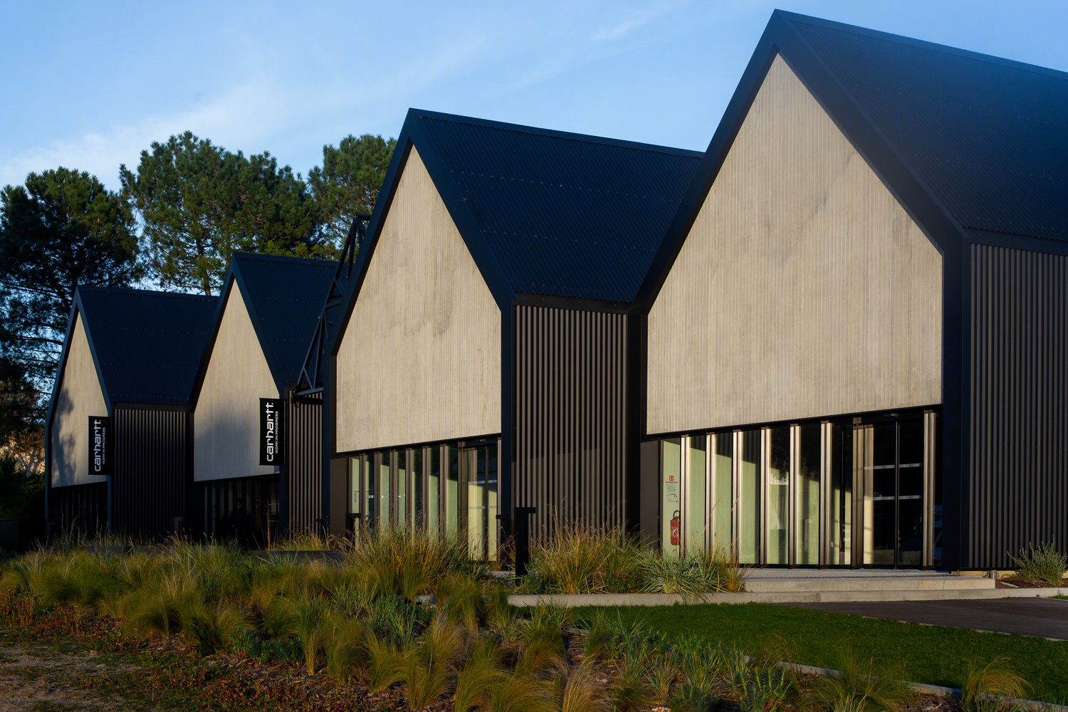 法国 Carhartt Wip 综合大楼丨Craft Architecture-13
