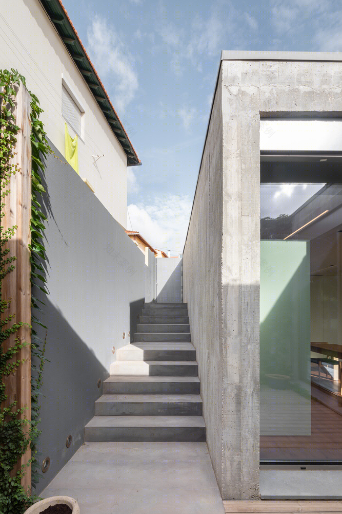 KITKAT House · 葡萄牙空隙建筑改造花园别墅丨葡萄牙里斯本丨Empty Space Architecture-36