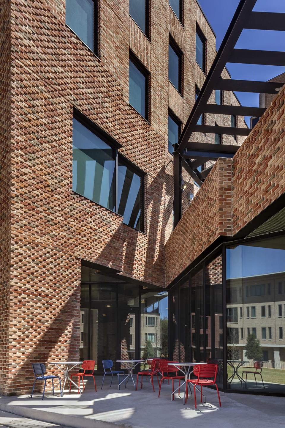 Sid Richardson 学院 | 美国休斯顿现代主义学生宿舍设计典范-38