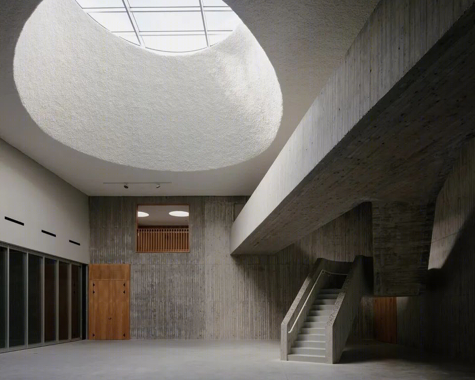 代因泽 Leie 剧院 | 白色石材构建的画卷式公共空间-26