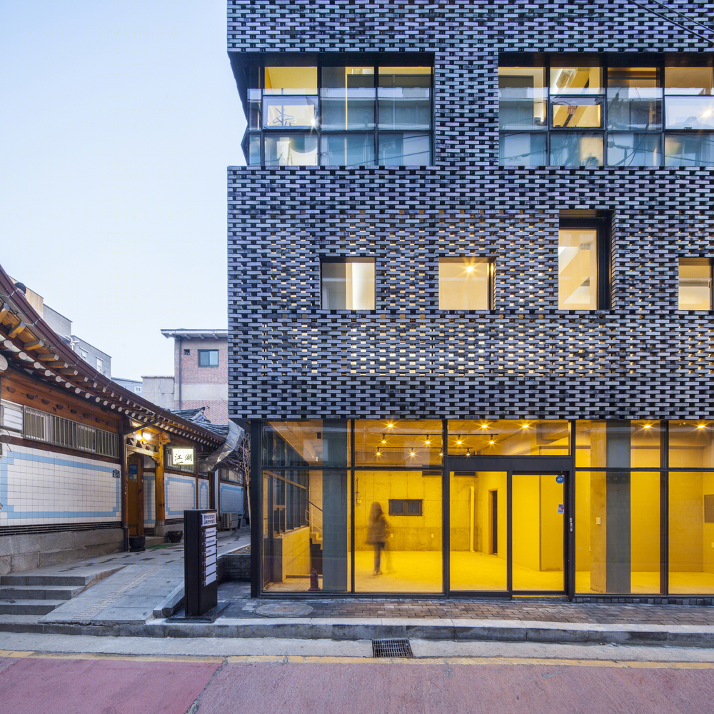 韩国Brick·Mesh混合用途建筑-13
