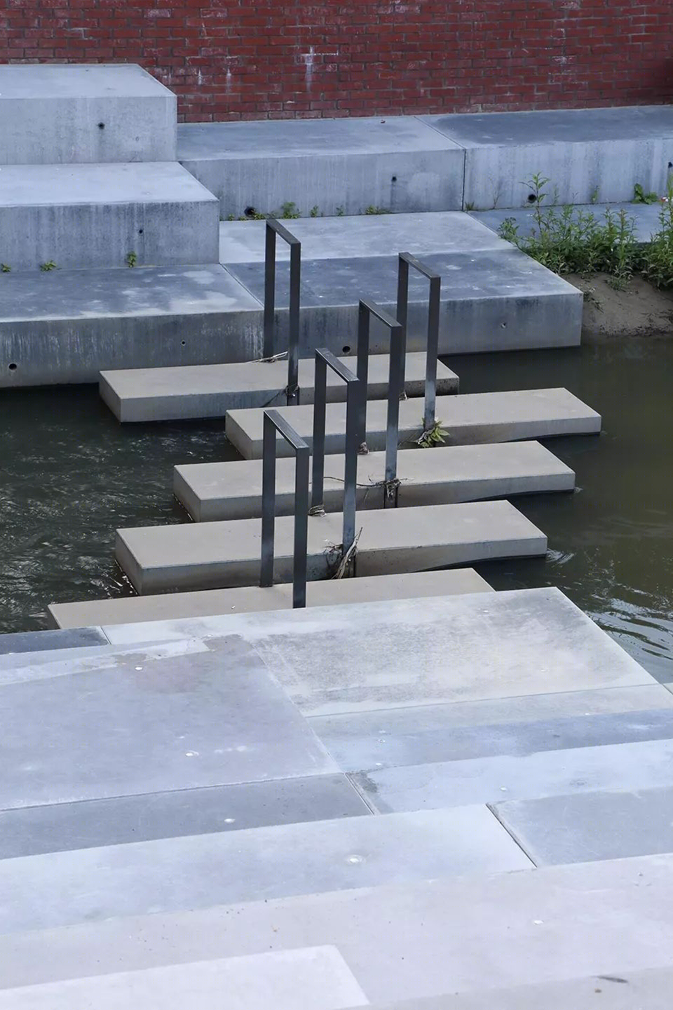 河滨公园 REGA 学生公寓，水上梯田营造独特体验-15