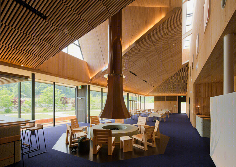 日本木材包裹的度假山庄-20