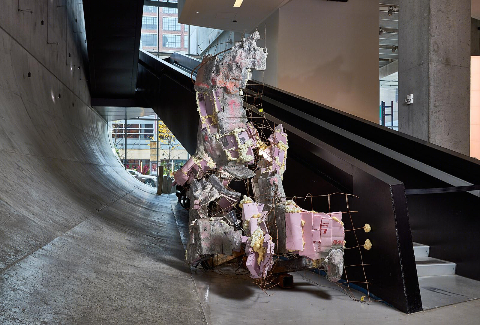 颠覆 Zaha Hadid 艺术中心的艺术家-2