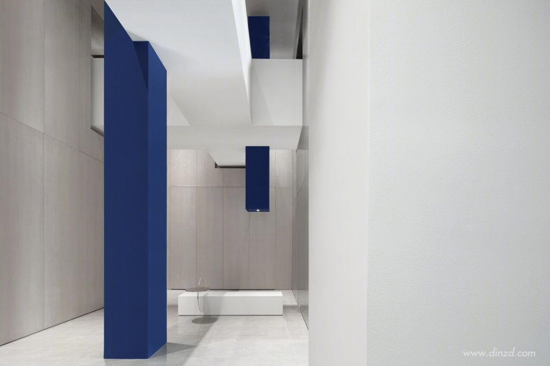 梅亚奇展厅——孤独感的蓝色空间-13