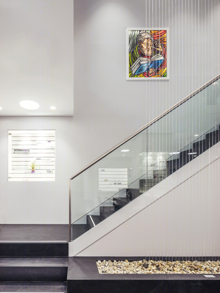 德国 Klinke Optik 眼镜店——STLH 建筑事务所打造现代商业空间-15