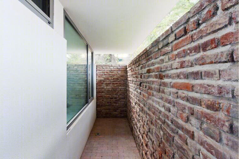 匈牙利德布勒森办公建筑艺术化设计-33